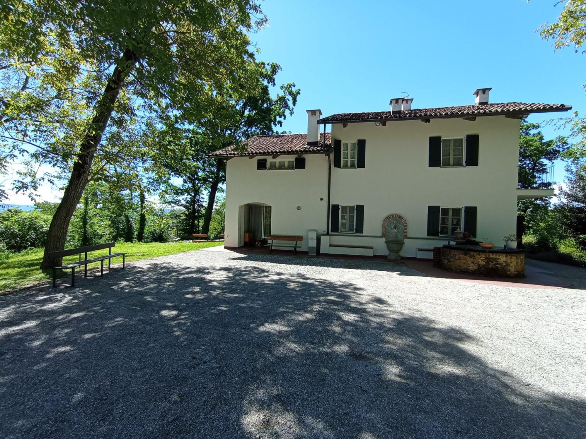 America Nei Boschi B&B Бра Екстериор снимка